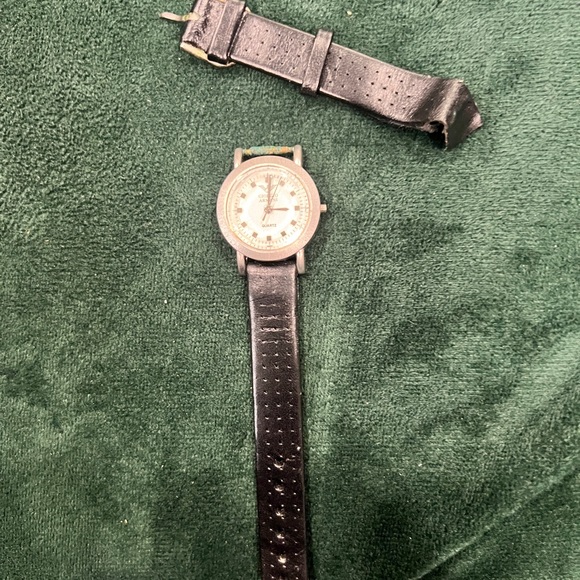 Georgio Armani Vintage Watch Face (will include broken band) - Picture 3 of 3